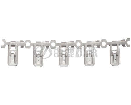 6.3旗型带锁母端